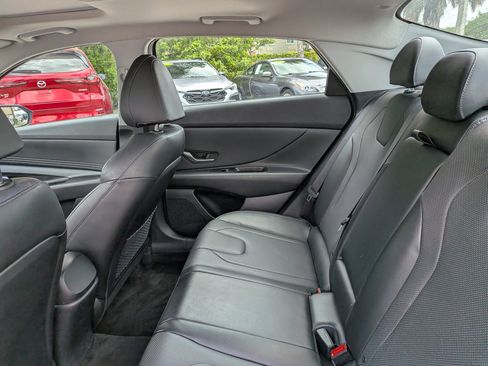 Used 2023 Hyundai Elantra Limited FWD image 14