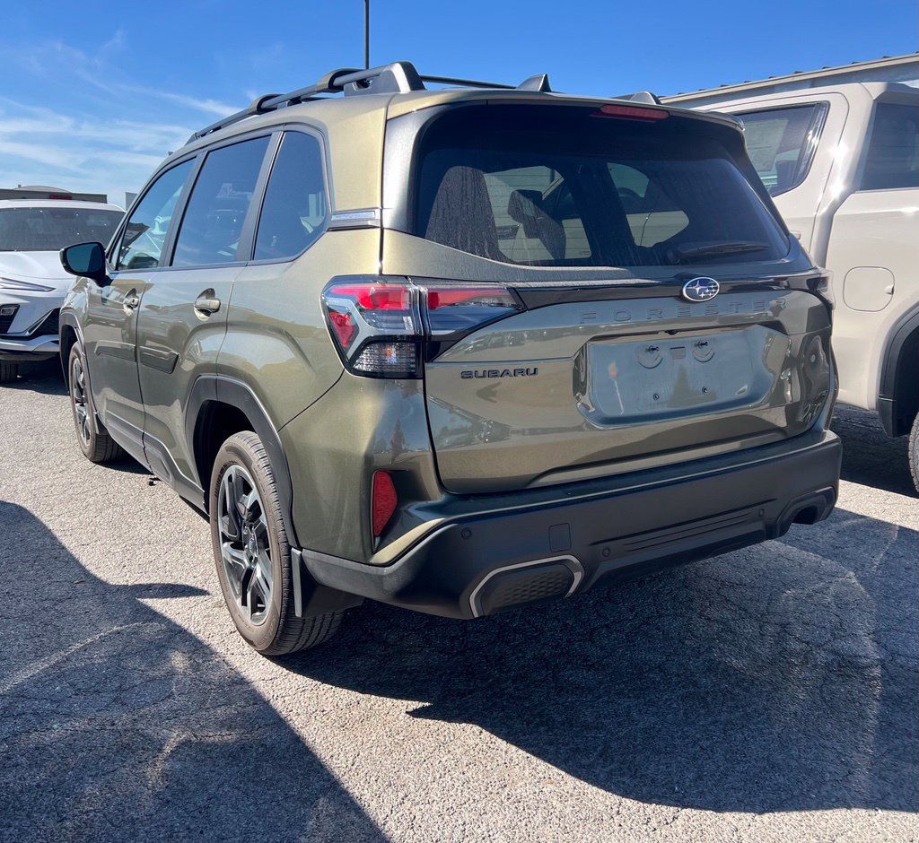 Used 2025 Subaru Forester Limited AWD/4WD image 3