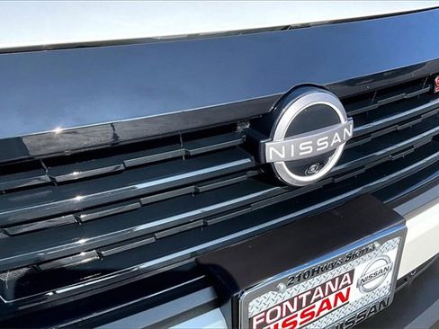 Certified 2025 Nissan Kicks SR image 31