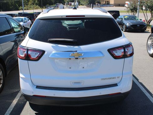 Used 2016 Chevrolet Traverse LT FWD image 7