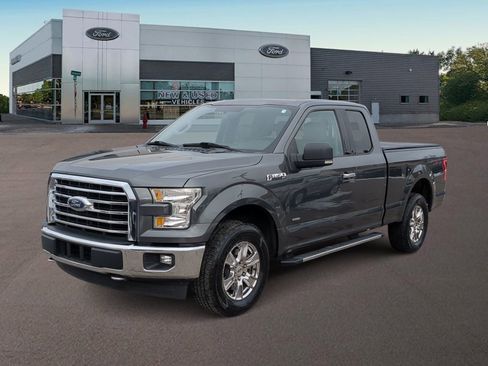 Used 2017 Ford F150 XLT w/ Equipment Group 302A Luxury image 5