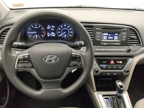 Used 2018 Hyundai Elantra SE FWD image 22