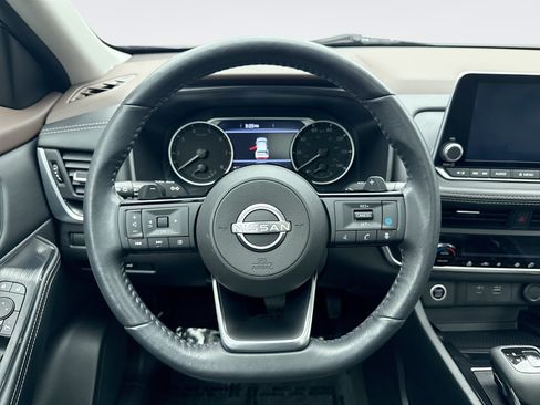Used 2023 Nissan Rogue SV w/ SV Premium B Package AWD/4WD image 12