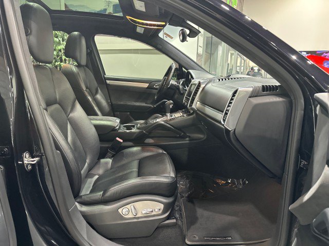 Used 2014 Porsche Cayenne GTS AWD/4WD image 49