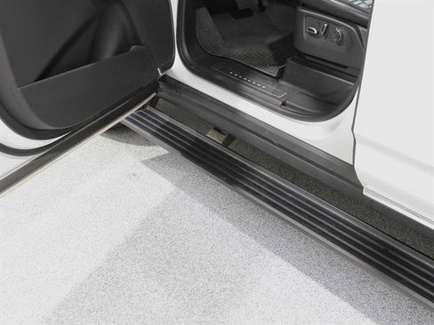 Certified 2023 Cadillac Escalade Premium Luxury Platinum image 4