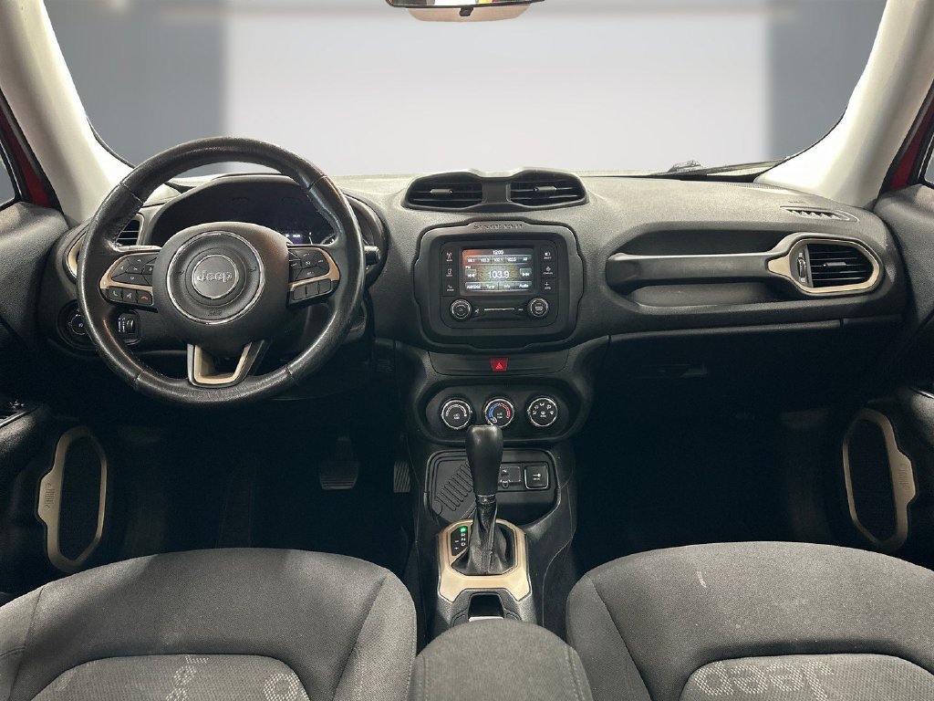 Used 2016 Jeep Renegade Latitude FWD image 18