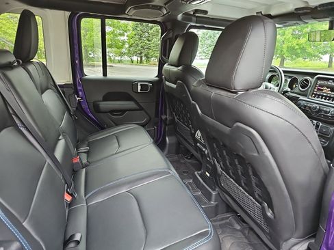 Used 2023 Jeep Wrangler Unlimited Rubicon 4xe w/ Cold Weather Group AWD/4WD image 16