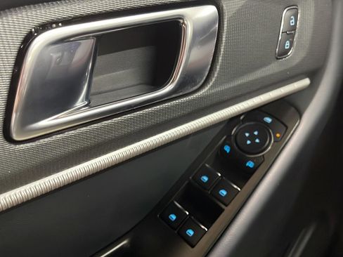 Used 2025 Ford Explorer ST-Line w/ ST-Line Street Pack image 14