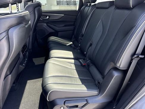 Used 2023 Acura MDX SH-AWD w/ Advance Package image 23