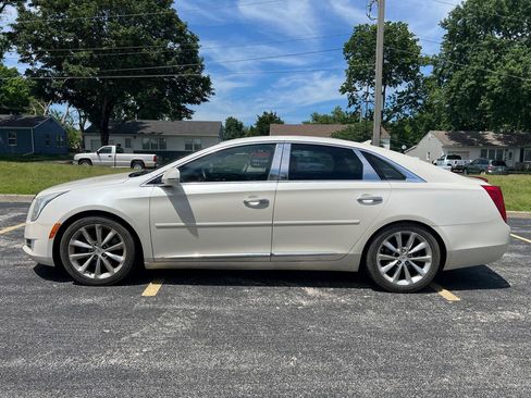 Used 2013 Cadillac XTS Luxury w/ Driver Awareness Package AWD/4WD image 2