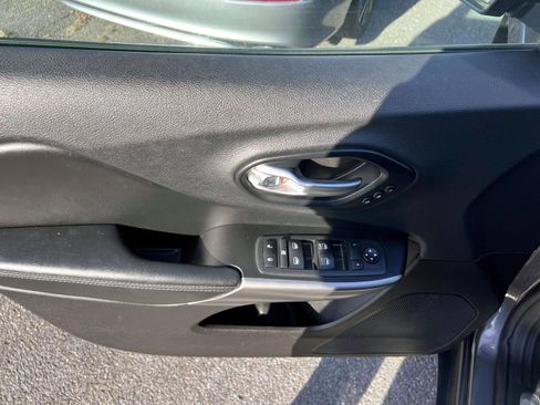 Used 2019 Jeep Cherokee High Altitude AWD/4WD image 14