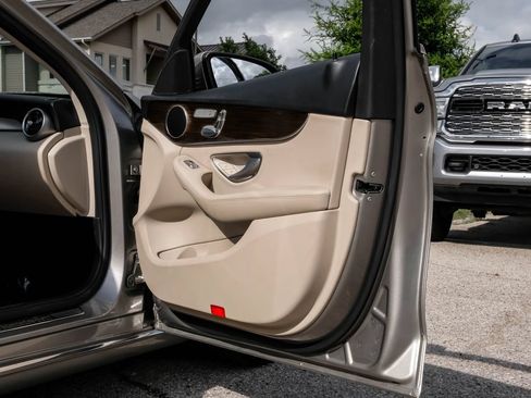 Used 2019 Mercedes-Benz C 300 Sedan image 43
