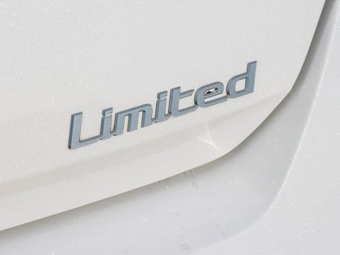 New 2026 Hyundai Elantra Limited FWD image 8