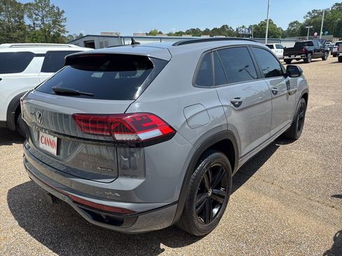 Used 2023 Volkswagen Atlas Cross Sport SEL R-Line AWD/4WD image 3