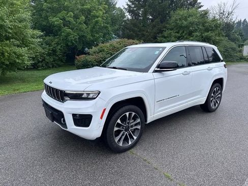 Used 2022 Jeep Grand Cherokee Overland AWD/4WD image 7