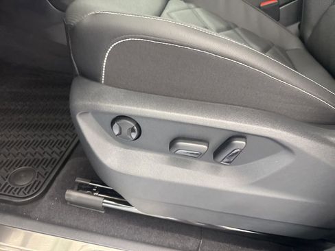 New 2026 Volkswagen Atlas SE image 12