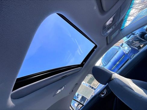 Used 2022 Hyundai Ioniq SEL image 14