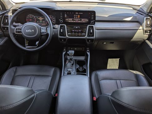 Used 2022 Kia Sorento EX w/ Panoramic Sunroof Package FWD image 26