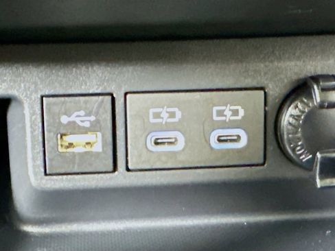Used 2024 Toyota Highlander Limited AWD/4WD image 18