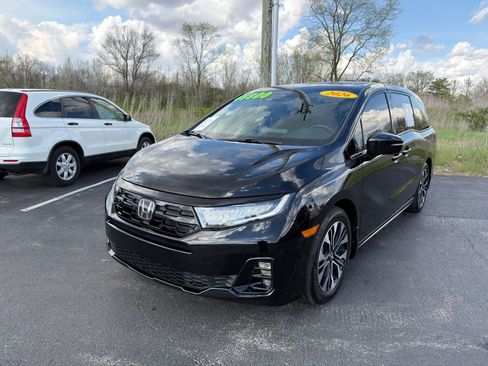 Used 2026 Honda Odyssey Elite image 2