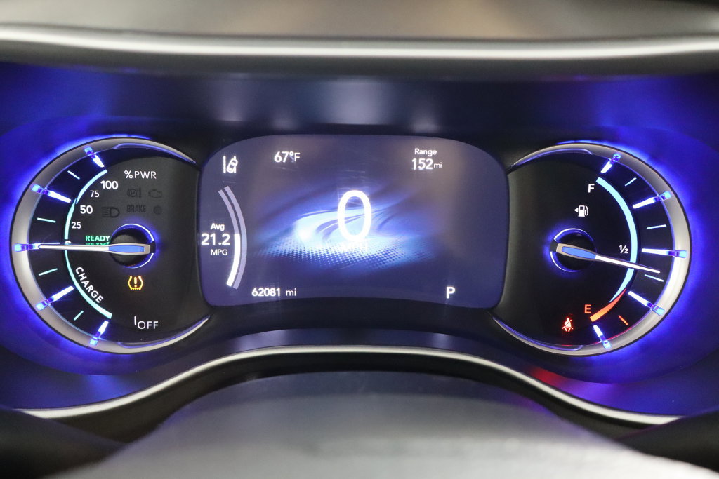 Used 2024 Chrysler Pacifica Limited FWD image 11