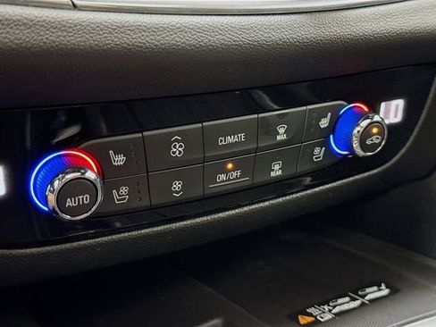 Used 2023 Buick Enclave Avenir image 16