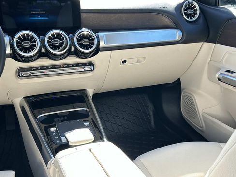 Used 2022 Mercedes-Benz GLB 250 4MATIC image 26