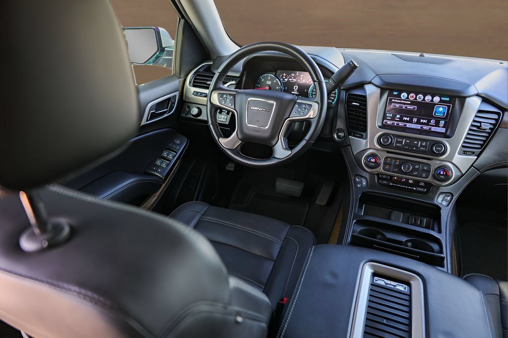 Used 2020 GMC Yukon Denali w/ Denali Ultimate Package RWD image 27