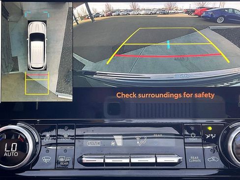 Used 2023 Toyota Highlander Platinum image 14