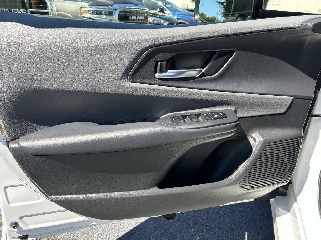 Used 2025 Toyota Prius XLE FWD image 20