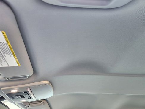 Used 2019 Toyota Camry XLE image 25