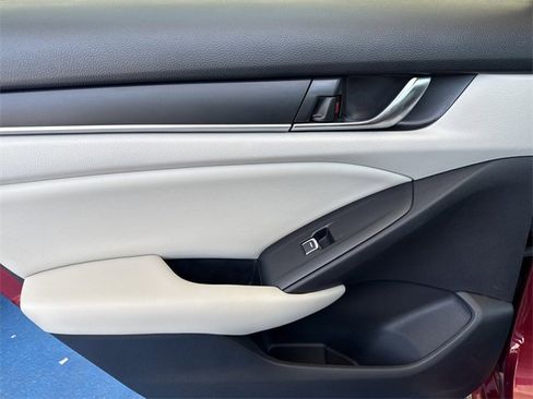 Used 2020 Honda Accord EX image 28
