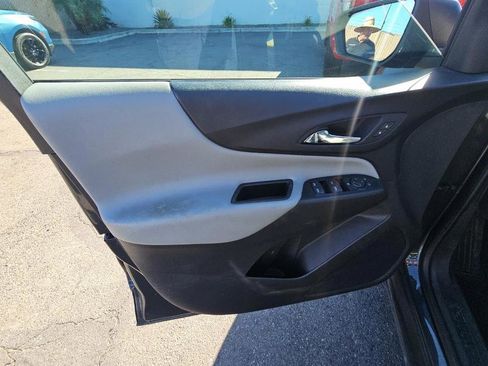 Used 2020 Chevrolet Equinox LS w/ LS Convenience Package FWD image 9