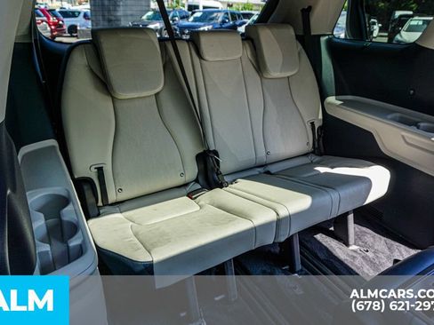 Used 2025 Kia Carnival SX w/ SX Dark Edition Package FWD image 22