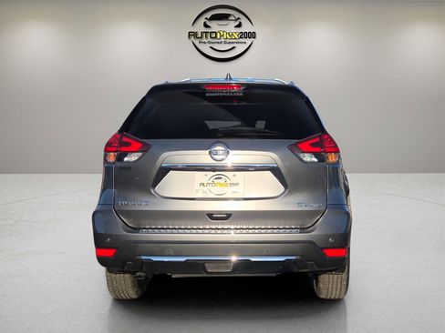 Used 2019 Nissan Rogue SV w/ Premium Package image 6