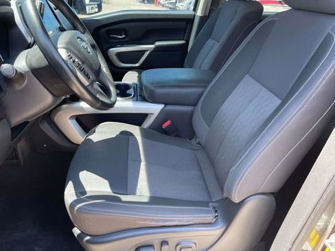 Used 2021 Nissan Titan SV w/ SV Convenience Package AWD/4WD image 34
