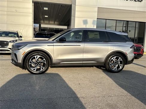 New 2026 Lincoln Nautilus Premier image 6