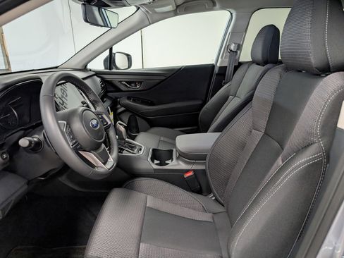 Used 2025 Subaru Outback Premium image 3