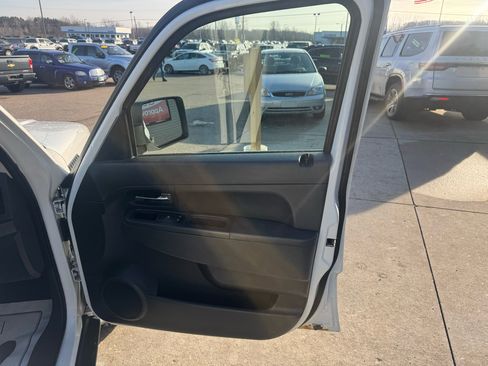 Used 2012 Jeep Liberty Sport w/ Popular Equipment Group image 16