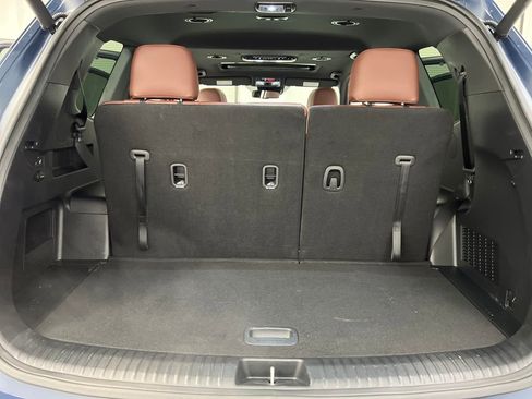 Used 2024 Kia Telluride EX w/ EX Captain's Chair Package image 38
