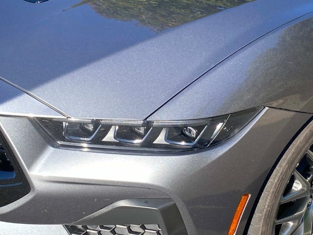 Used 2025 Ford Mustang GT Premium RWD image 5