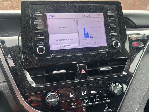 Certified 2021 Toyota Camry SE image 20