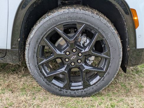 New 2026 Chevrolet Traverse RS w/ LPO, Floor Liner Package FWD image 13