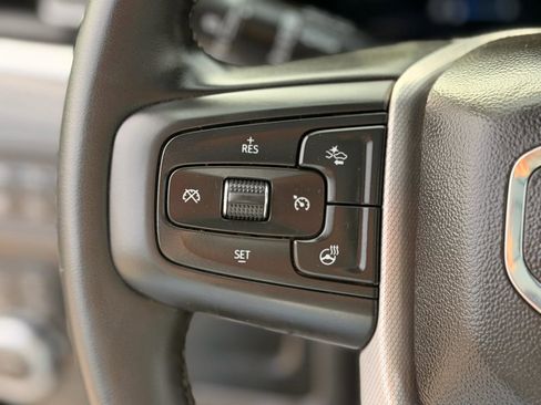 Used 2024 GMC Yukon XL Denali image 15