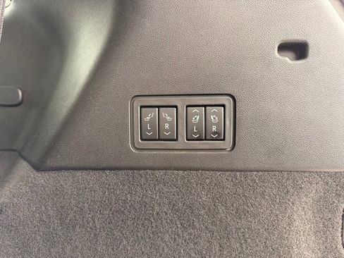 Used 2023 Cadillac XT6 Premium Luxury image 35