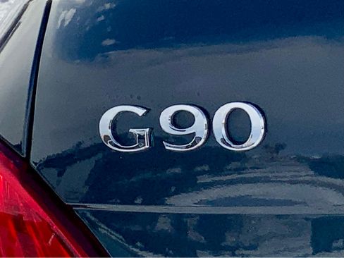 Used 2017 Genesis G90 3.3T Premium image 19