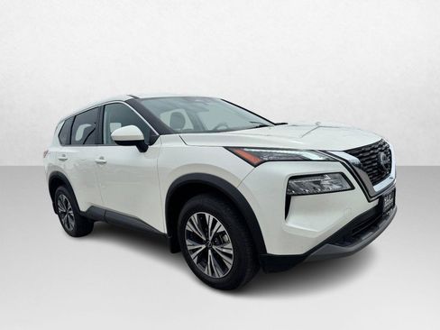 Used 2023 Nissan Rogue SV image 3