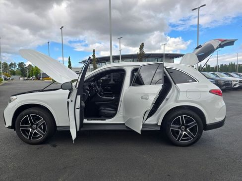 Used 2025 Mercedes-Benz GLC 350e 4MATIC w/ AMG Line image 11