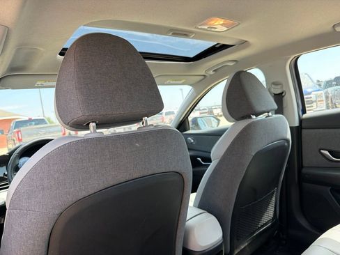 Used 2024 Hyundai Elantra Limited FWD image 20