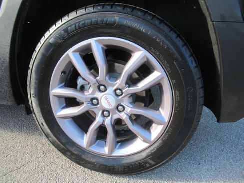 Used 2023 GMC Terrain SLT image 4